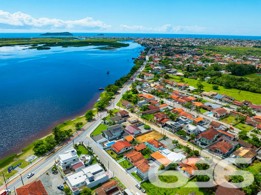 Oportunidade Imperdível: Terreno Amplo em Balneári