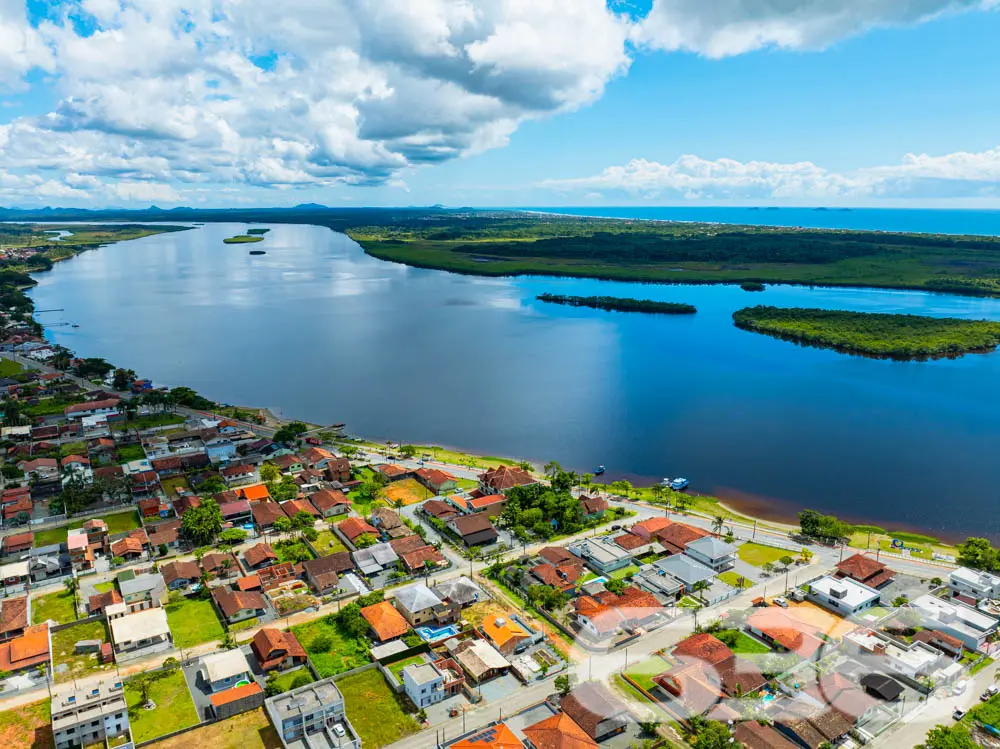 Oportunidade Imperdível: Terreno Amplo em Balneári