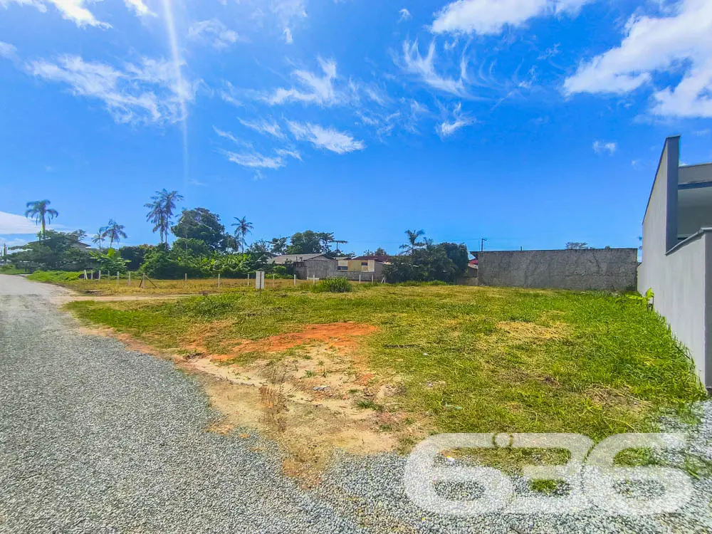 Oportunidade Imperdível: Terreno Amplo em Balneári
