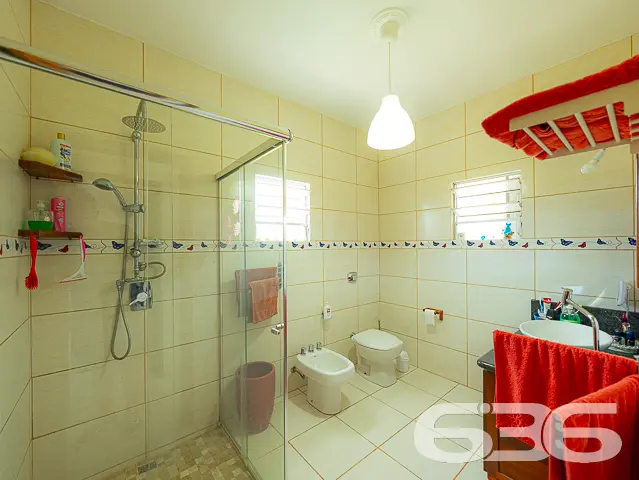 EXCELENTE CASA COM 3 QUARTOS + OFICINA A APENAS 22