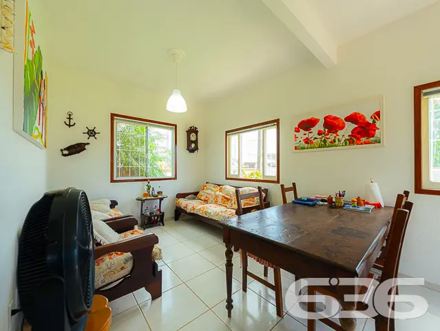 EXCELENTE CASA COM 3 QUARTOS + OFICINA A APENAS 22