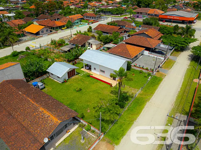 EXCELENTE CASA COM 3 QUARTOS + OFICINA A APENAS 22