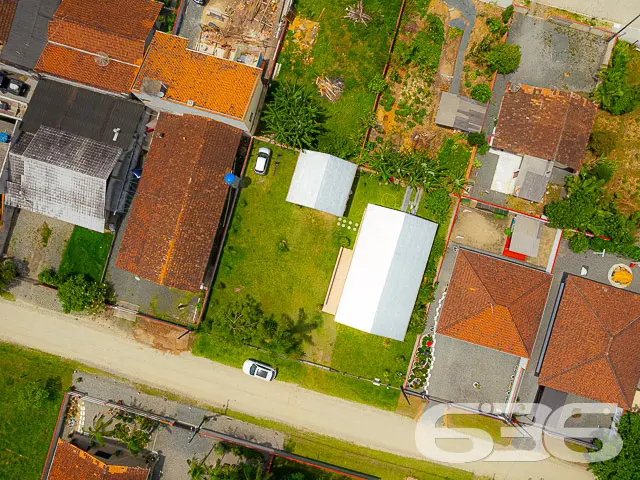 EXCELENTE CASA COM 3 QUARTOS + OFICINA A APENAS 22