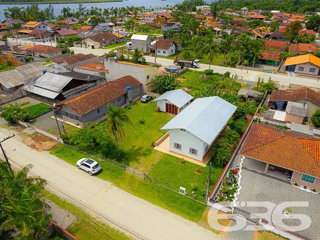 EXCELENTE CASA COM 3 QUARTOS + OFICINA A APENAS 22