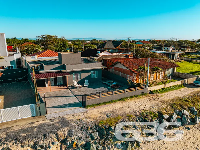 Ampla residência térrea à venda no bairro Salinas