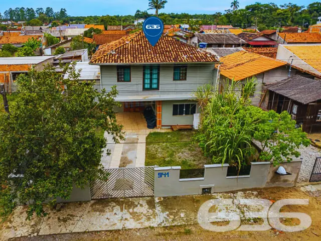 BELO SOBRADO NA COSTEIRA EM BALNEÁRIO BARRA DO SUL