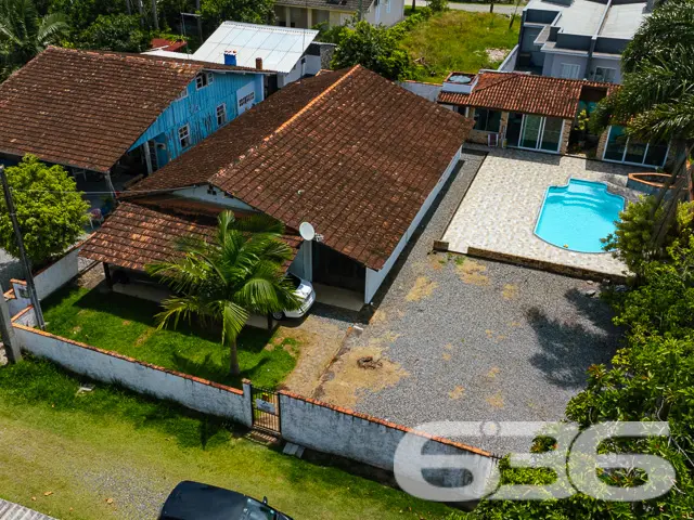Paraíso à Beira da Lagoa em Balneário Barra do Sul