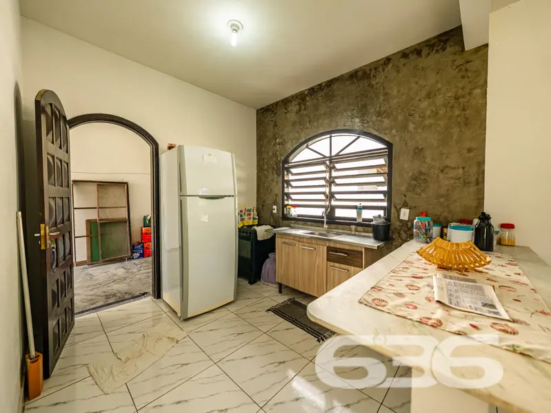 Apresentamos esta encantadora residência localizad