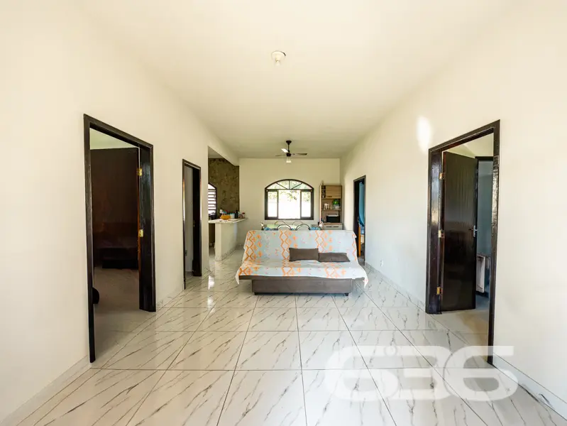 Apresentamos esta encantadora residência localizad