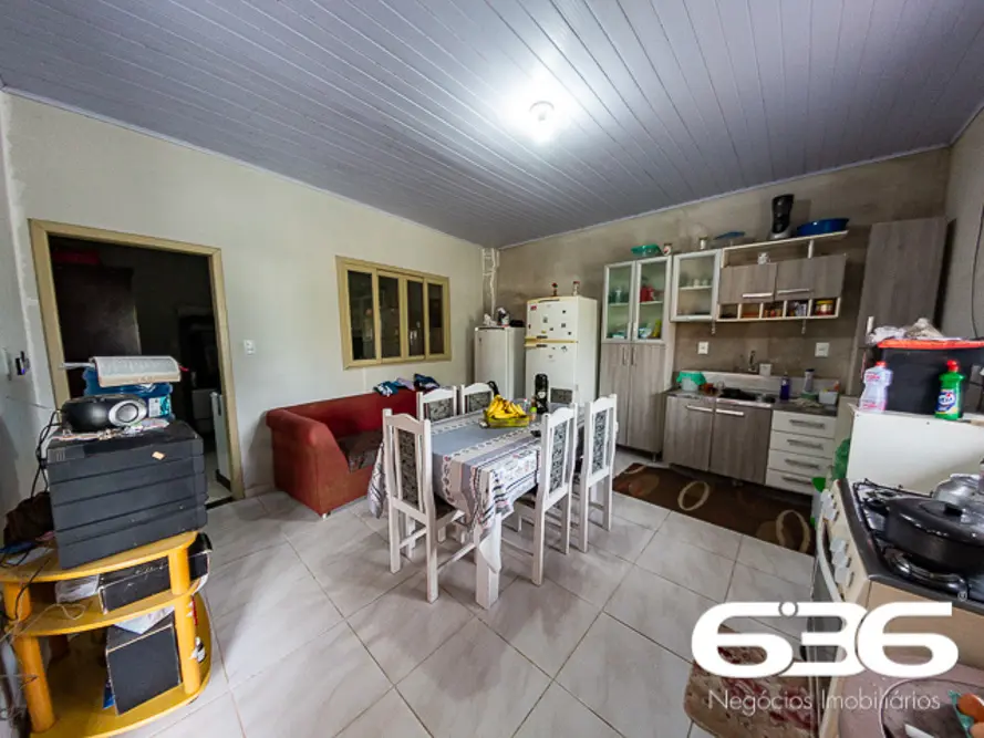 CASA À VENDA NO CENTRO, EM BALNEÁRIO BARRA DO SUL