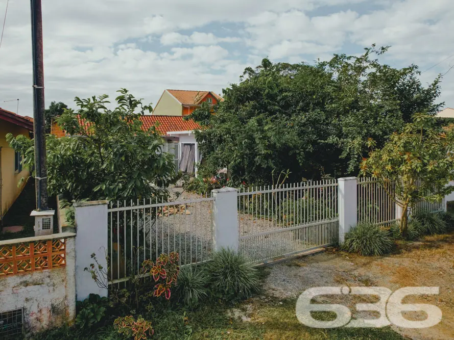 CASA À VENDA NO CENTRO, EM BALNEÁRIO BARRA DO SUL