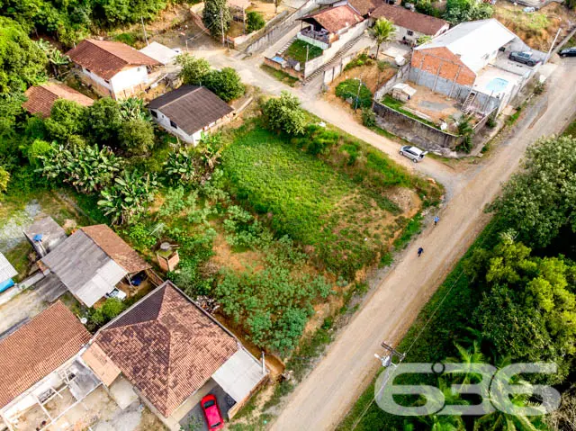 ESQUINA DA OPORTUNIDADE – TERRENO ESPAÇOSO NO PROF