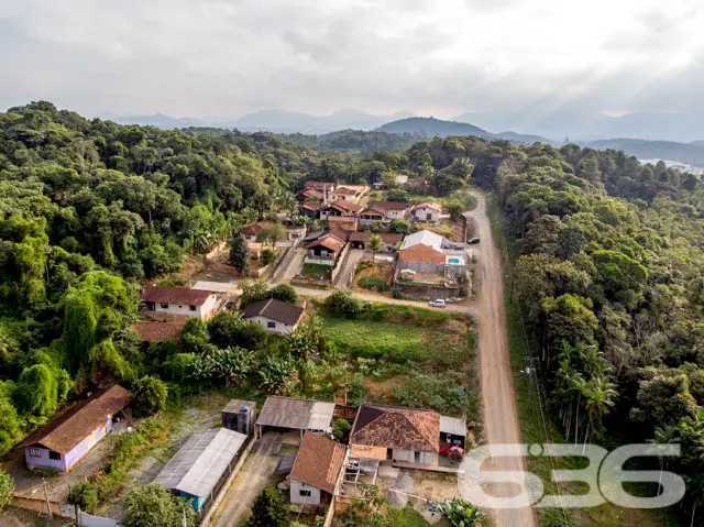 ESQUINA DA OPORTUNIDADE – TERRENO ESPAÇOSO NO PROF