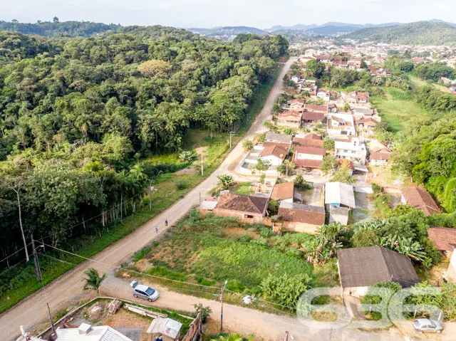 ESQUINA DA OPORTUNIDADE – TERRENO ESPAÇOSO NO PROF