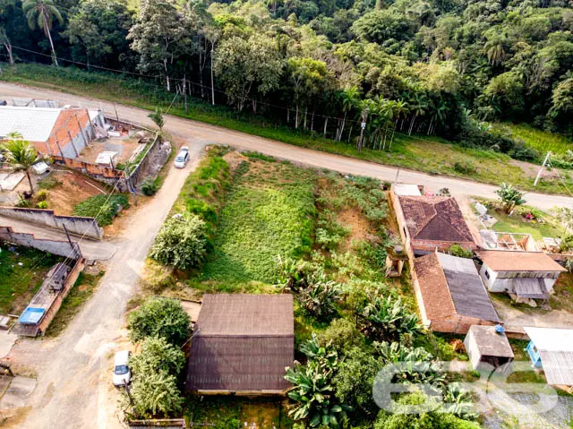 ESQUINA DA OPORTUNIDADE – TERRENO ESPAÇOSO NO PROF