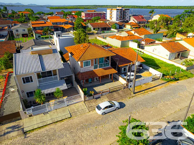IMÓVEL COM 4 QUARTOS NO BAIRRO COSTEIRA, BALNEÁRIO
