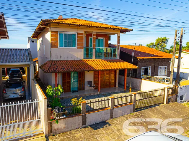 IMÓVEL COM 4 QUARTOS NO BAIRRO COSTEIRA, BALNEÁRIO