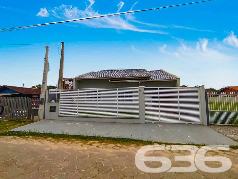 Casa Confortável à Venda em Balneário Barra do Sul
