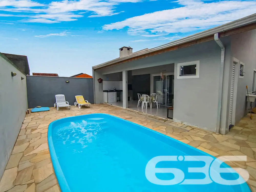 Casa Confortável à Venda em Balneário Barra do Sul