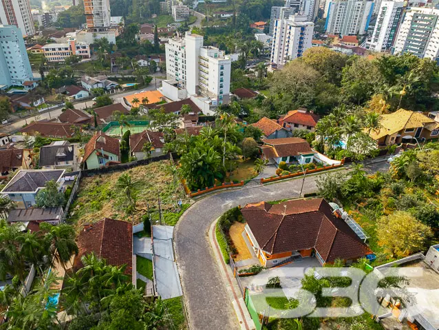 VEDE-SE LOTE NO BAIRRO ATIRADORES - ESTUDA PERMUTA