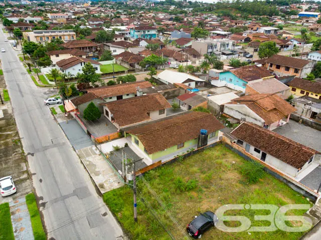 TERRENO DE ESQUINA, NO BAIRRO ITAUM, EM JOINVILLE