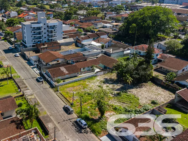 TERRENO ESPAÇOSO NO BAIRRO BUCAREIN – OPORTUNIDADE