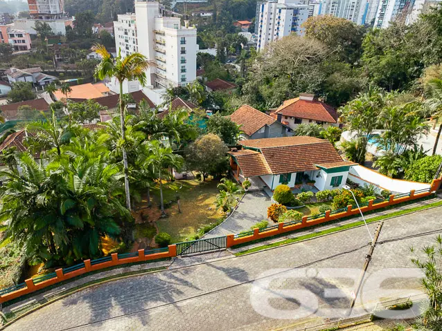 IMÓVEL COM POTENCIAL ÚNICO NO CORAÇÃO DO BAIRRO AT