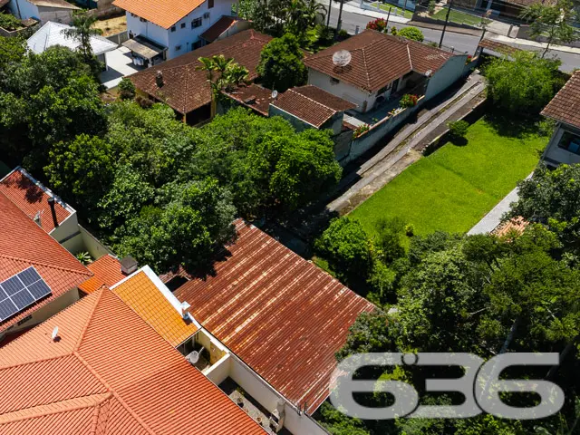 TERRENO AMPLO E PRONTO PARA CONSTRUIR NO BOM RETIR