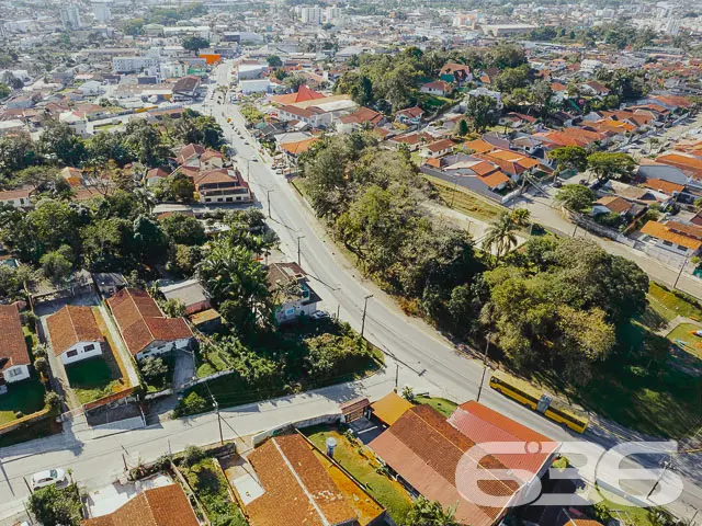 VENDE-SE TERRENO DE ESQUINA NO BAIRRO ITAUM - ESTU