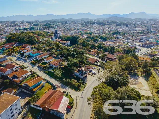 VENDE-SE TERRENO DE ESQUINA NO BAIRRO ITAUM - ESTU