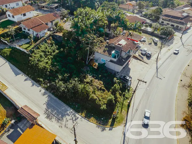 VENDE-SE TERRENO DE ESQUINA NO BAIRRO ITAUM - ESTU