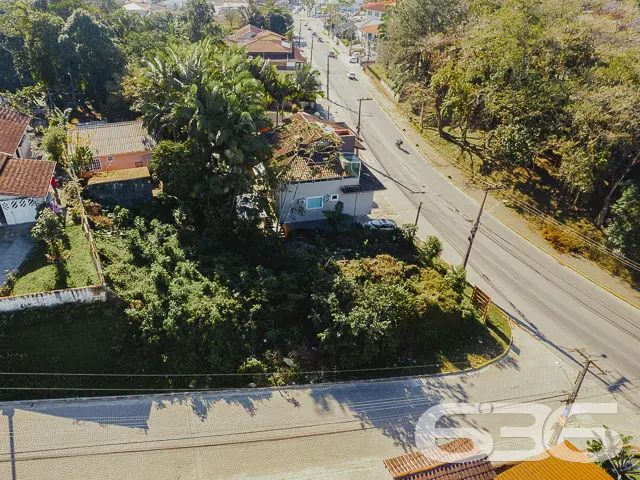 VENDE-SE TERRENO DE ESQUINA NO BAIRRO ITAUM - ESTU