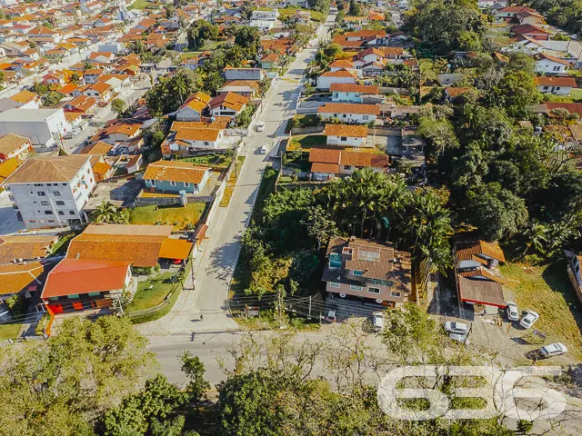 VENDE-SE TERRENO DE ESQUINA NO BAIRRO ITAUM - ESTU