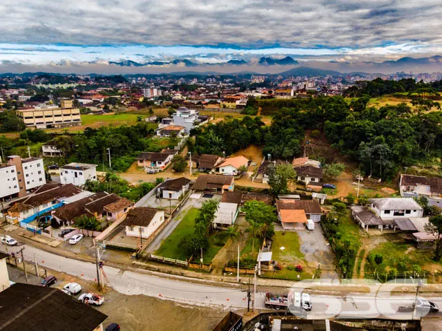 TERRENO AMPLO E PRONTO PARA CONSTRUIR NO BAIRRO GU