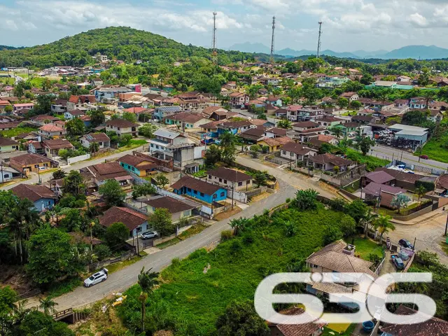 AMPLIE SEUS HORIZONTES - TERRENO DE ESQUINA NO BAI