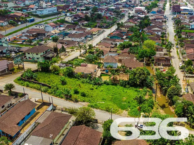 AMPLIE SEUS HORIZONTES - TERRENO DE ESQUINA NO BAI