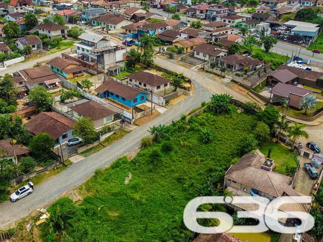 AMPLIE SEUS HORIZONTES - TERRENO DE ESQUINA NO BAI