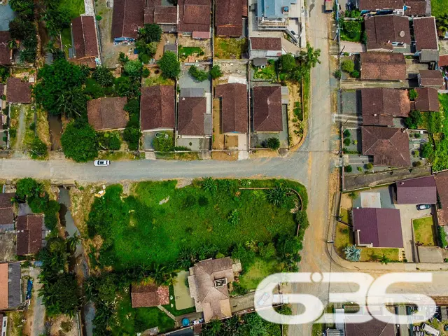 AMPLIE SEUS HORIZONTES - TERRENO DE ESQUINA NO BAI