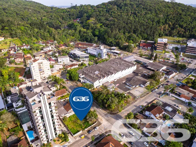 TERRENO DE ESQUINA NO CENTRO - ESTUDA PERMUTA POR