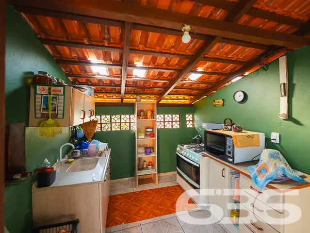 Descubra o encanto da vida na praia com esta resid