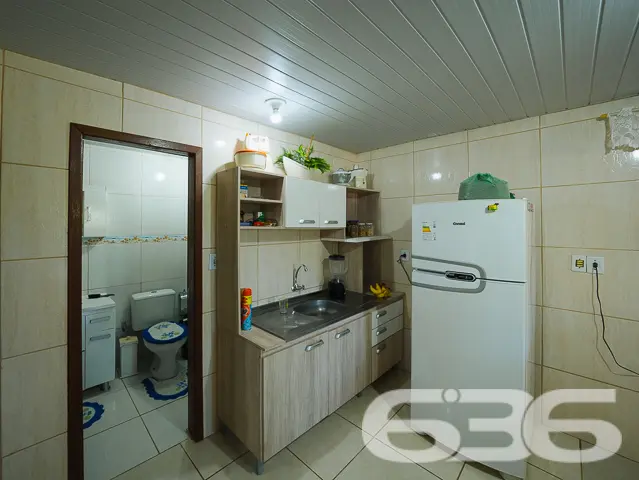 Descubra o encanto da vida na praia com esta resid