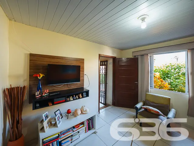 Descubra o encanto da vida na praia com esta resid