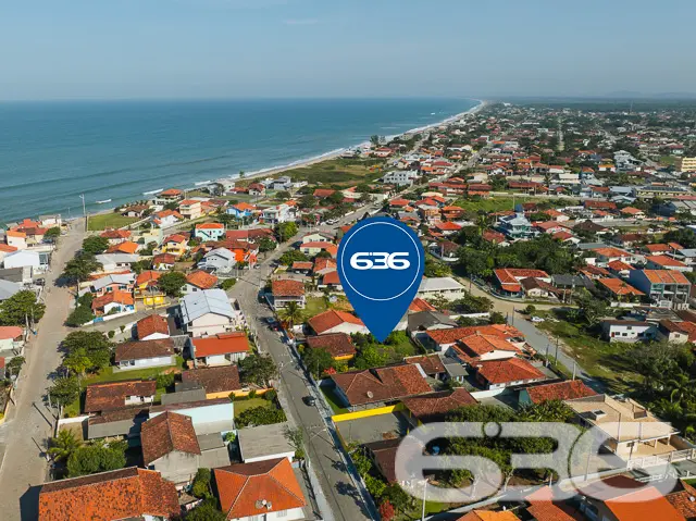 Descubra o encanto da vida na praia com esta resid
