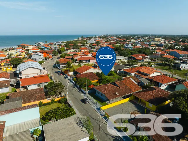Descubra o encanto da vida na praia com esta resid