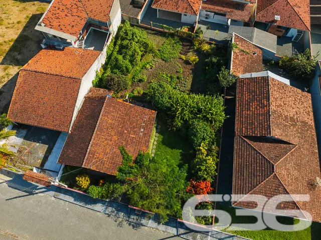 Descubra o encanto da vida na praia com esta resid
