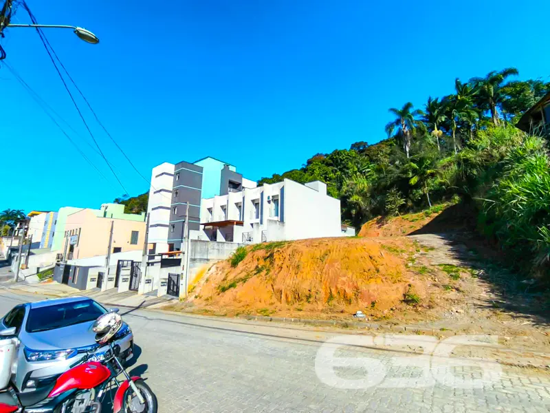 Está em busca de um terreno singular para investir