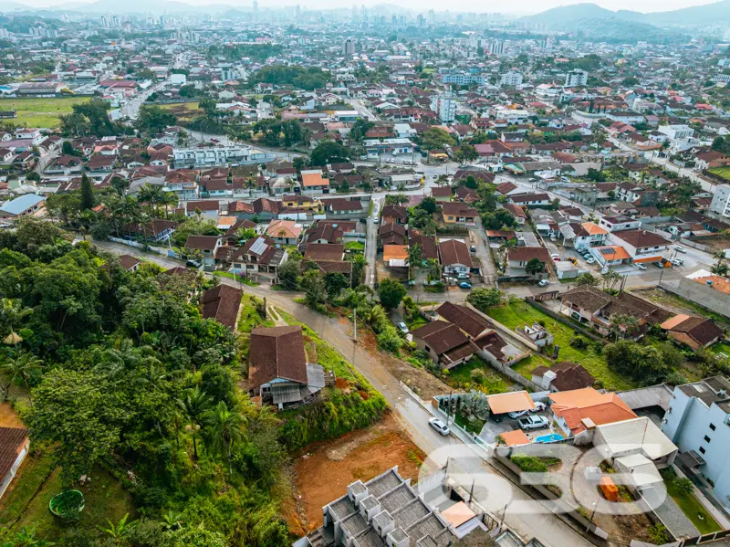 Está em busca de um terreno singular para investir