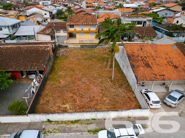 O TERRENO DOS SEUS SONHOS NO CENTRO DE BALNEÁRIO B