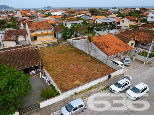 O TERRENO DOS SEUS SONHOS NO CENTRO DE BALNEÁRIO B