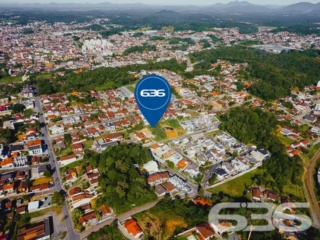 LOTE COM 830m² À VENDA, NO BAIRRO ANITA GARIBALDI,